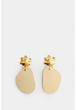 Arete Flor Metalizada De Cuero Para Mujer Lumia Arete Flor Metalizada De Cuero Para Mujer Lumia Dorado VÉLEZ
