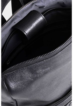 Morral Mini Saba De Cuero Para Mujer Multifunción Morral Mini Saba De Cuero Para Mujer Multifunción Negro VÉLEZ