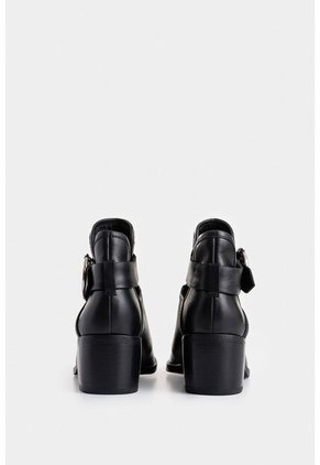 Botines Tacón Campina De Cuero Hebilla Negro Botines Tacón Campina De Cuero Hebilla Negro 36 VÉLEZ