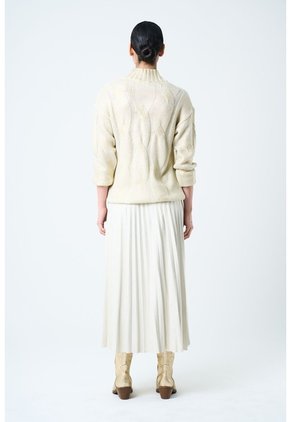 Sweater Rock En Tejido Rectilíneo Para Mujer Efecto Metalizado Sweater Rock En Tejido Rectilíneo Para Mujer Efecto Metalizado Dorado S VÉLEZ