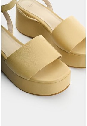 Sandalia Plataforma En Cuero Para Mujer Cuzco Sandalia Plataforma En Cuero Para Mujer Cuzco Verde Oliva 35 VÉLEZ