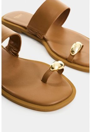 Sandalia Plana De Cuero Para Mujer Thala Sandalia Plana De Cuero Para Mujer Thala Miel 35 VÉLEZ