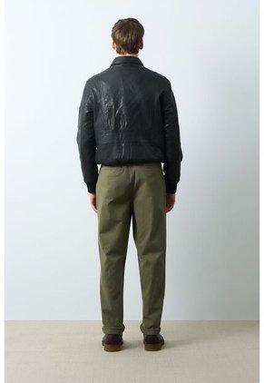 Chaqueta Aviador De Cuero Para Hombre Nila Chaqueta Aviador De Cuero Para Hombre Nila Negro M VÉLEZ