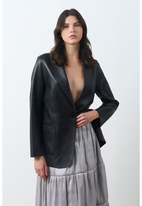 Blazer Astromelia En Cuero Ovino Para Mujer Silueta Recta Blazer Astromelia En Cuero Ovino Para Mujer Silueta Recta Negro L VÉLEZ