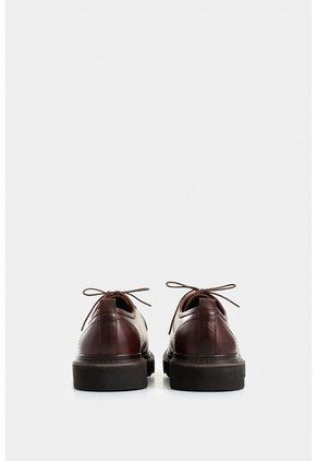 Zapato De Cordón Ambar De Cuero Para Hombre Detalle Costura Contraste Zapato De Cordón Ambar De Cuero Para Hombre Detalle Costura Contraste Vinotinto 40 VÉLEZ