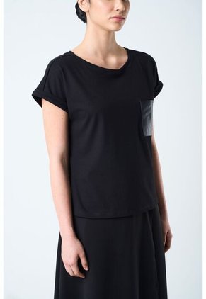 Camiseta Manga Corta Para Mujer Bolsillo Cuero Camiseta Manga Corta Para Mujer Bolsillo Cuero Negro XS VÉLEZ