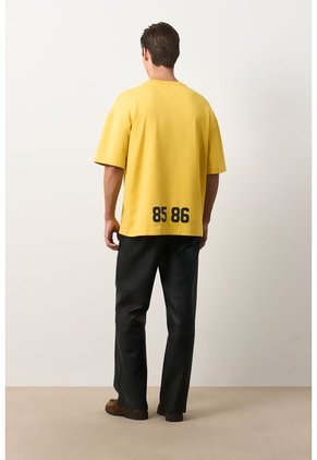 Camiseta Relaxed Fit Para Hombre Camiseta Relaxed Fit Para Hombre Amarillo M VÉLEZ