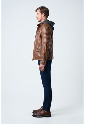 Chaqueta Belmont De Cuero Para Hombre Capucha Y Pechera Chaqueta Belmont De Cuero Para Hombre Capucha Y Pechera Miel M VÉLEZ