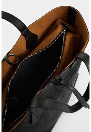 Shopping Doble Faz De Cuero Para Mujer Luca 2 Shopping Doble Faz De Cuero Para Mujer Luca 2 Negro VÉLEZ