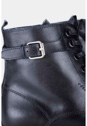 Botas Caña Media Barceló De Cuero Para Hombre Ultraliviana Botas Caña Media Barceló De Cuero Para Hombre Ultraliviana Azul Oscuro 43 Vélez
