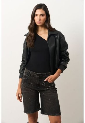 Bermuda Recta Con Detalle Taches Para Mujer Efos Bermuda Recta Con Detalle Taches Para Mujer Efos Negro 10 VÉLEZ