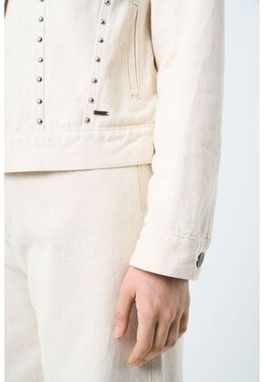 Chaqueta Orquídea De Algodón Y Cáñamo Para Mujer Silueta Oversized Chaqueta Orquídea De Algodón Y Cáñamo Para Mujer Silueta Oversized Crema S VÉLEZ