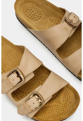 Sandalia Plana Pilos De Cuero Para Mujer Suela Corcho Sandalia Plana Pilos De Cuero Para Mujer Suela Corcho Beige 35 VÉLEZ
