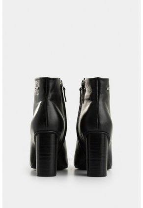 Botines Agata De Cuero Para Mujer Silueta Punta Botines Agata De Cuero Para Mujer Silueta Punta Negro 39 VÉLEZ