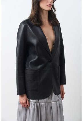 Blazer Astromelia En Cuero Ovino Para Mujer Silueta Recta Blazer Astromelia En Cuero Ovino Para Mujer Silueta Recta Negro S VÉLEZ