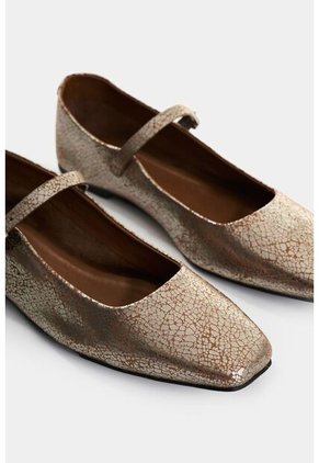 Baleta Cerrada De Cuero Folia Craquelada Para Mujer Jacinto Baleta Cerrada De Cuero Folia Craquelada Para Mujer Jacinto Plata 37 VÉLEZ