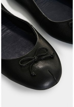 Baleta De Cuero Para Mujer Orión Baleta De Cuero Para Mujer Orión Negro 34 VÉLEZ