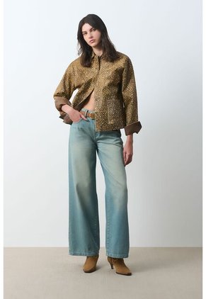Chaqueta En Cuero Pelo Print Venado Para Mujer Chaqueta En Cuero Pelo Print Venado Para Mujer Miel M VÉLEZ