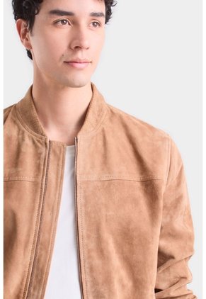 Chaqueta Bomber Helios De Cuero Gamuza Para Hombre Silueta Liviana Chaqueta Bomber Helios De Cuero Gamuza Para Hombre Silueta Liviana Camel XXL VÉLEZ