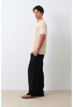 Pantalón Relaxed Fit Para Hombre Elon Pantalón Relaxed Fit Para Hombre Elon Negro 34 VÉLEZ