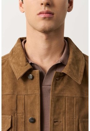 Chaqueta Zambeze De Gamuza Para Hombre Cuello Camisero Chaqueta Zambeze De Gamuza Para Hombre Cuello Camisero Tabaco S VÉLEZ