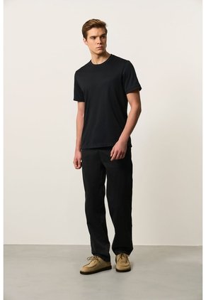 Camiseta Pacífico Manga Corta Para Hombre Semi-fitted Camiseta Pacífico Manga Corta Para Hombre Semi-fitted Negro XL VÉLEZ