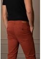 Pantalón Chino Fiore Semifit Para Hombre Bota Semi Ajustada Terracota Pantalón Chino Semifit Para Hombre Bota Semi Ajustada Terracota 32 Vélez de Vélez