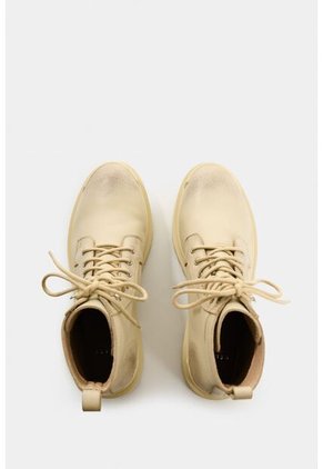 Botines Folia De Cuero Para Mujer Inspiración Militar Botines Folia De Cuero Para Mujer Inspiración Militar Arena 40 VÉLEZ