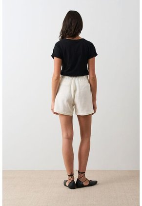 Short Tiro Alto Para Mujer Gael Short Tiro Alto Para Mujer Gael Crema 12 VÉLEZ