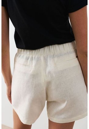 Short Tiro Alto Para Mujer Gael Short Tiro Alto Para Mujer Gael Crema 12 VÉLEZ