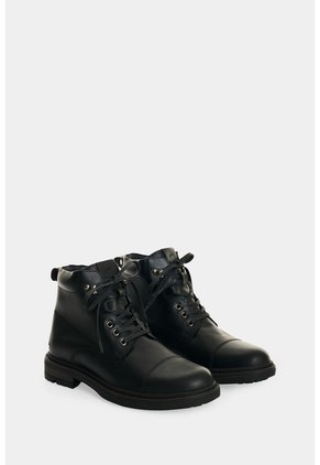 Botas Carioca 2.0 En Cuero Para Hombre Estilo Outdoor Botas Carioca 2.0 En Cuero Para Hombre Estilo Outdoor Negro 45 VÉLEZ