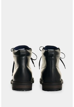Botas Carioca 2.0 En Cuero Para Hombre Estilo Outdoor Botas Carioca 2.0 En Cuero Para Hombre Estilo Outdoor Negro 45 VÉLEZ
