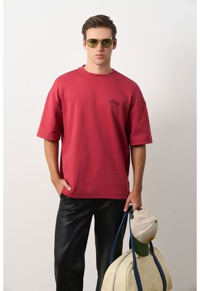 Camiseta Relaxed Fit Para Hombre Camiseta Relaxed Fit Para Hombre Rojo XS VÉLEZ