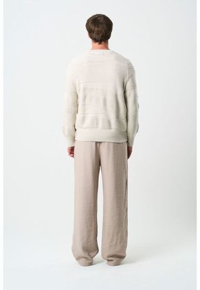 Sweater Cuello Redondo Calafate Para Hombre Efecto Texturas Sweater Cuello Redondo Calafate Para Hombre Efecto Texturas Crema XL VÉLEZ