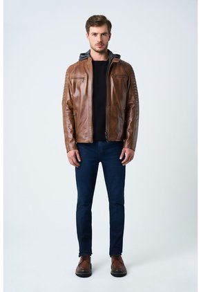 Chaqueta Belmont De Cuero Para Hombre Capucha Y Pechera Chaqueta Belmont De Cuero Para Hombre Capucha Y Pechera Miel M VÉLEZ
