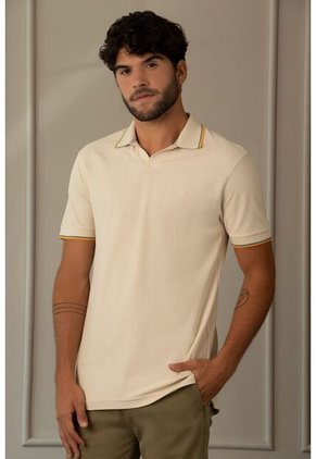 Polo Semifitted Ilia Para Hombre Escote En V Polo Semifitted Ilia Para Hombre Escote En V Crema XX Vélez