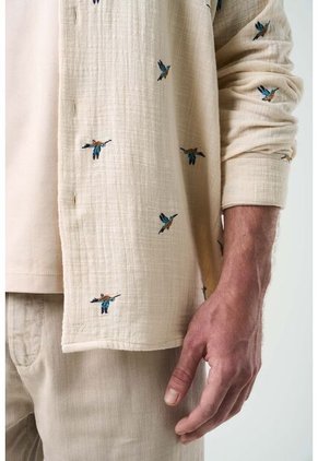 Camisa Manga Larga Para Hombre Bordada Camisa Manga Larga Para Hombre Bordada Arena M VÉLEZ