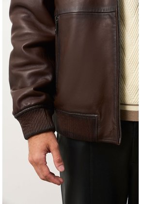 Chaqueta En Cuero Desgastado Para Hombre Sinu Chaqueta En Cuero Desgastado Para Hombre Sinu Cafe S VÉLEZ