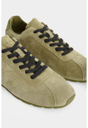 Tenis En Carnaza Para Hombre Savanna Tenis En Carnaza Para Hombre Savanna Verde Oliva 42 VÉLEZ