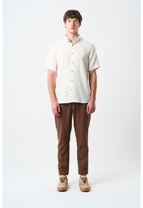 Camisa Manga Corta Semi Fitted Para Hombre Sevilla Camisa Manga Corta Semi Fitted Para Hombre Sevilla Arena L VÉLEZ