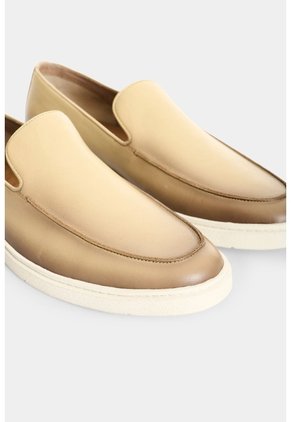 Mocasines En Cuero Para Hombre Rio Mocasines En Cuero Para Hombre Rio Crema 39 VÉLEZ