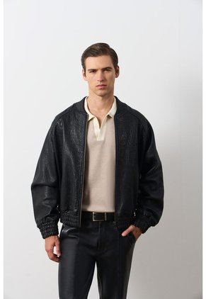 Chaqueta Bomber En Cuero Texturizado Para Hombre Calypso Chaqueta Bomber En Cuero Texturizado Para Hombre Calypso Negro XL VÉLEZ