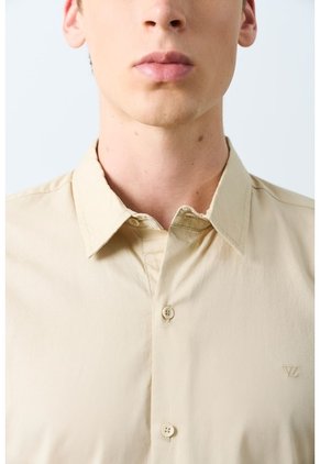 Camisa En Popelina Para Hombre Semifitted Camisa En Popelina Para Hombre Semifitted Arena XXL VÉLEZ
