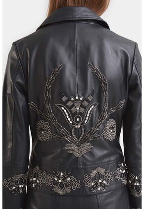 Biker Iris De Cuero Para Mujer Detalles Bordados Con Pedrería Biker Iris De Cuero Para Mujer Detalles Bordados Con Pedrería Negro XL VÉLEZ