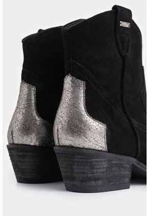 Botines Texanos Sahara De Cuero Gamuzado Para Mujer Detalle Metalizado Botines Texanos Sahara De Cuero Gamuzado Para Mujer Detalle Metalizado Negro 37 VÉLEZ