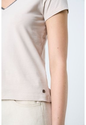 Camiseta Básica Para Mujer Millaré Metálico Decorativo Camiseta Básica Para Mujer Millaré Metálico Decorativo Arena L VÉLEZ