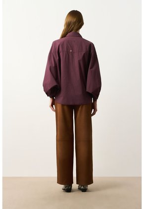 Camisa Tipo Globo Para Mujer Bila Camisa Tipo Globo Para Mujer Bila Vinotinto M VÉLEZ