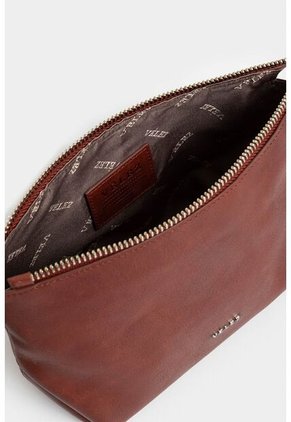 Cosmetiquera Cuzzo De Cuero Para Mujer Manija Taches Cosmetiquera Cuzzo De Cuero Para Mujer Manija Taches Vinotinto Vélez