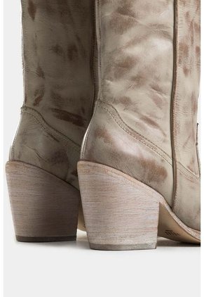 Bota Caña Alta Orquídea De Cuero Para Mujer Acabado Rústico Bota Caña Alta Orquídea De Cuero Para Mujer Acabado Rústico Arena 41 Vélez