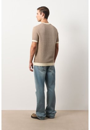 Camiseta Tejida Para Hombre Lascar Camiseta Tejida Para Hombre Lascar Miel XS VÉLEZ